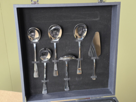 Bestek set vierkante kist 9 personen 81 delen