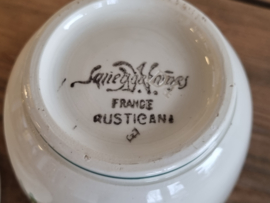 Verkocht = Frans Sarreguemines Rusticana Jampotje op onderschotel