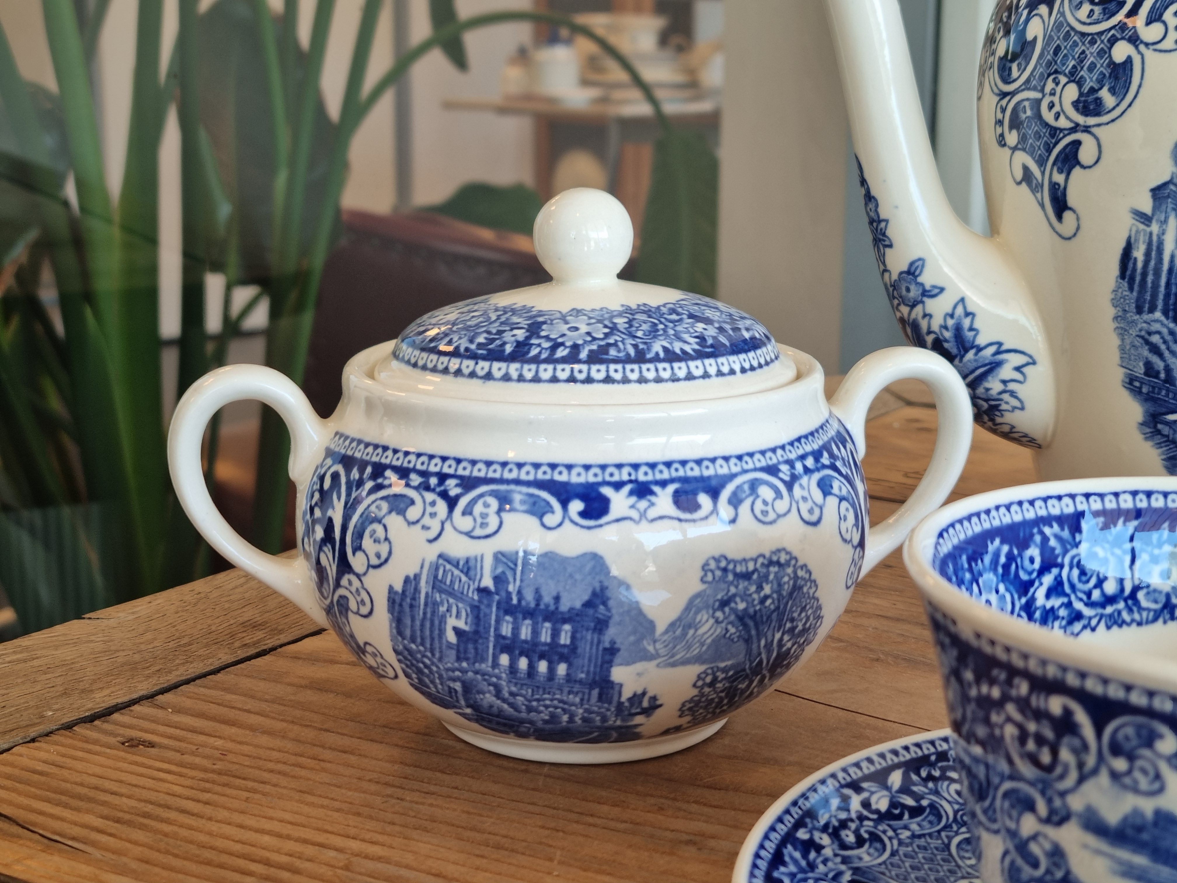 Regout Castillo Old England Cambridge blauw chocoladestel theestel voor 2 personen