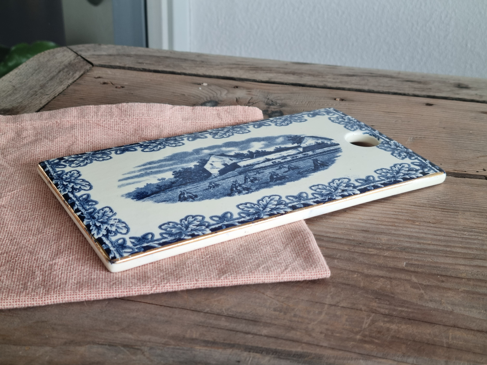Boerenhoeve blauw Societe Ceramique met goudluster Snijplankje | Tapas Kaasplankje