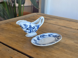 Blue Danube mini sauciere op onderschotel