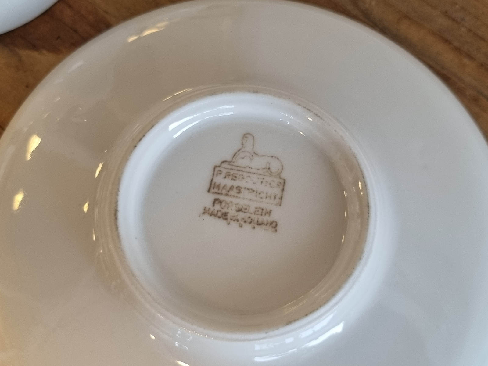 Petrus Regout wit set 4x Hotelporselein Espresso Kop en schotel (oude bruine stempel)