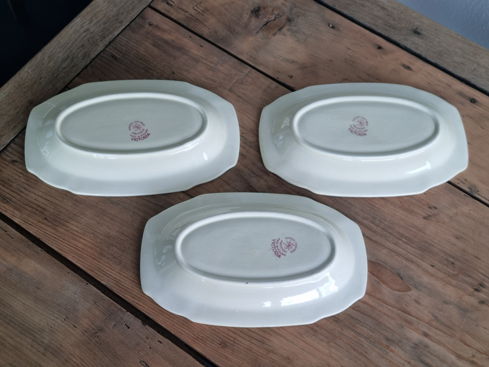 Victoria Rood Societe Ceramique set 3x schaaltjes (creme)