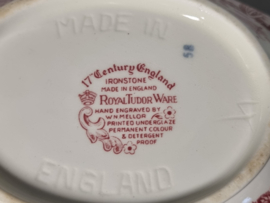 Engels rood 17th Century England Royal Tudor Ware Staffordshire Sauskom met oor