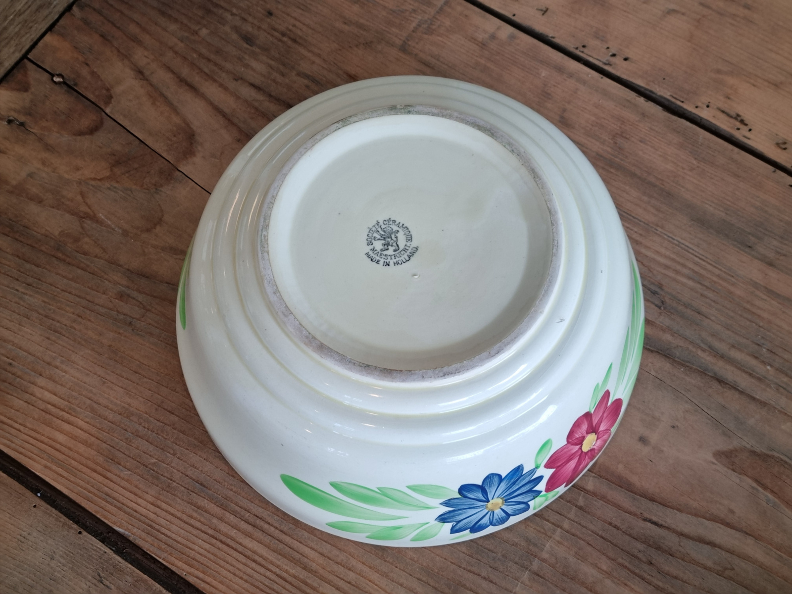 Boerenbont Societe Ceramique blauw-rode bloem hoge ronde schaal 21 cm (chipje)