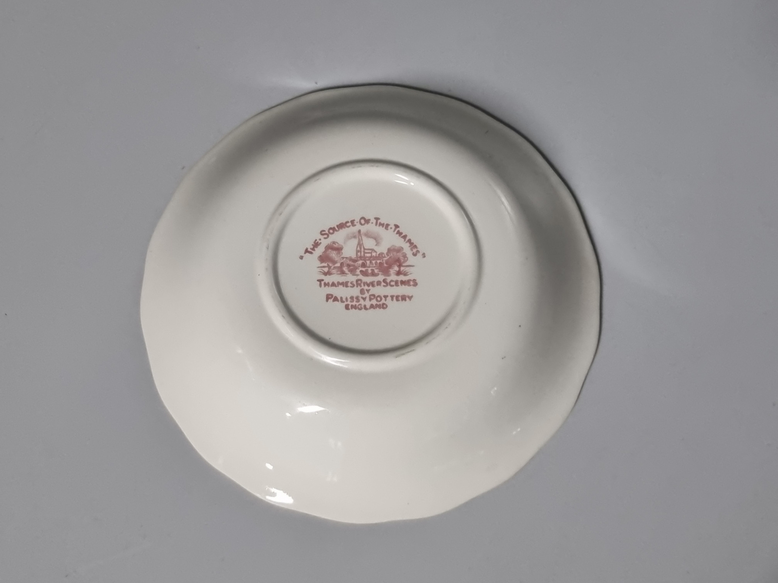 Engels rood Palissy Thames River Scenes rond schaaltje 13 cm