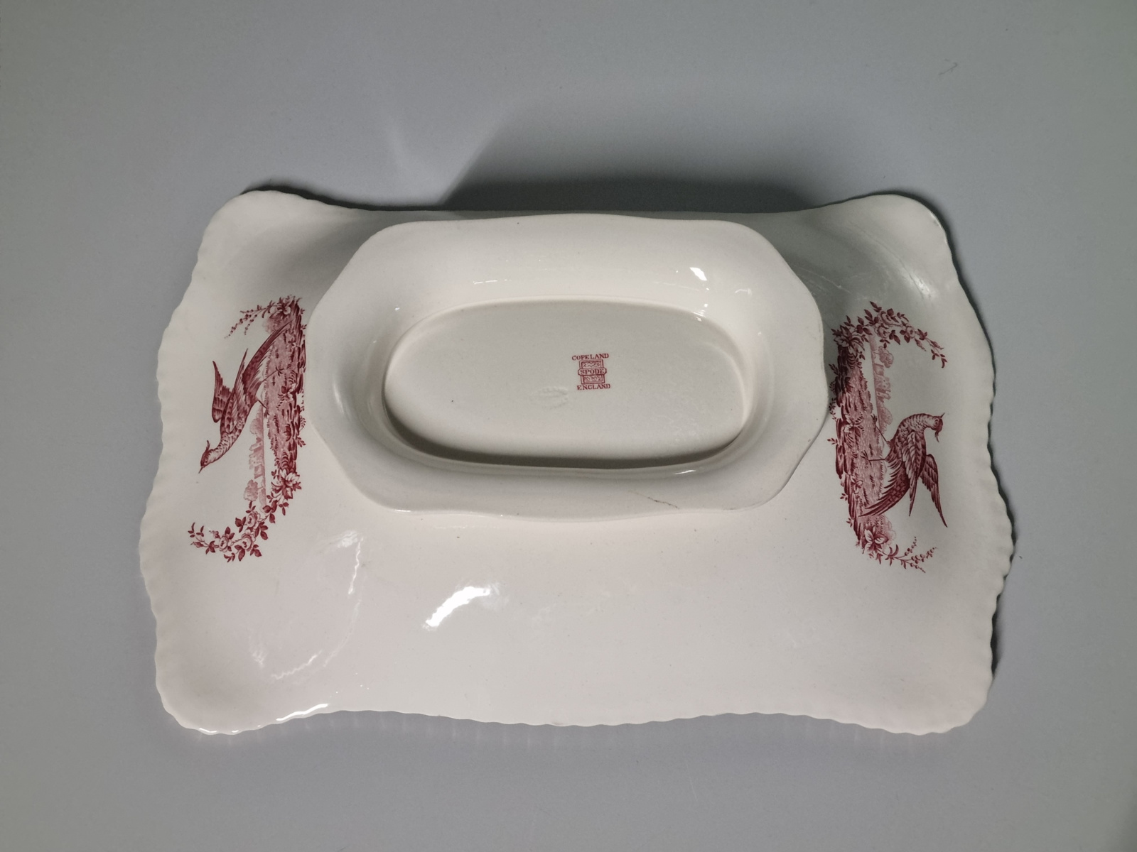 Engels rood Spode Copeland schaal op voet