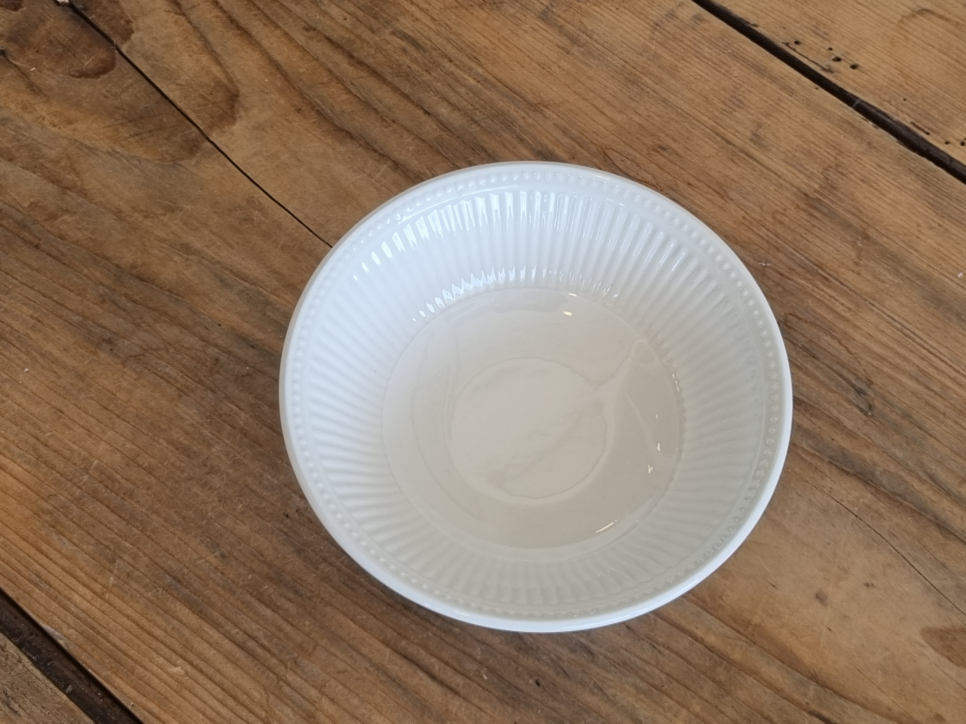 Wedgwood Windsor Schaaltje met parelrand en ribbel 15 cm