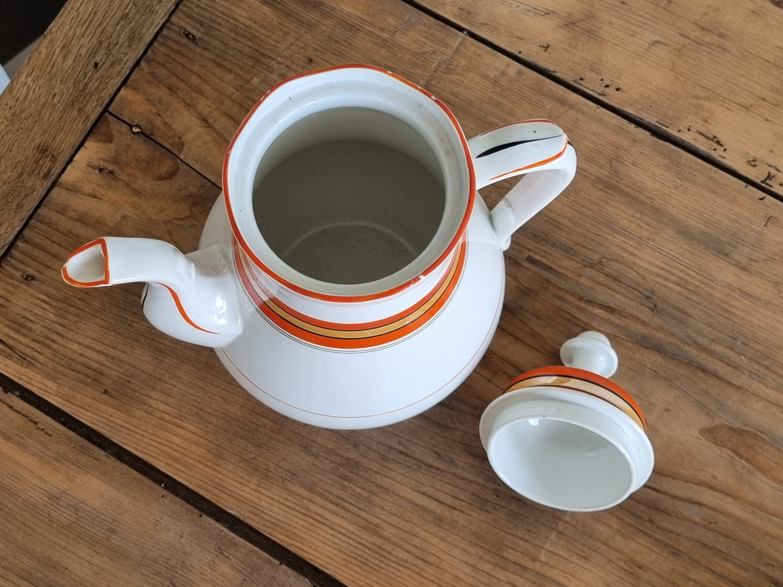 Societe Ceramique Koffiepot (vintage/retro wit met oranje/goud)