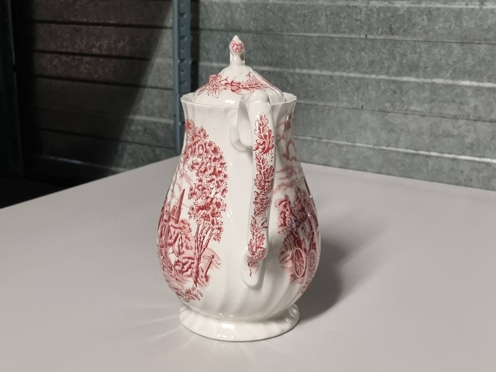 Engels rood Myott Royal Mail Koffiepot