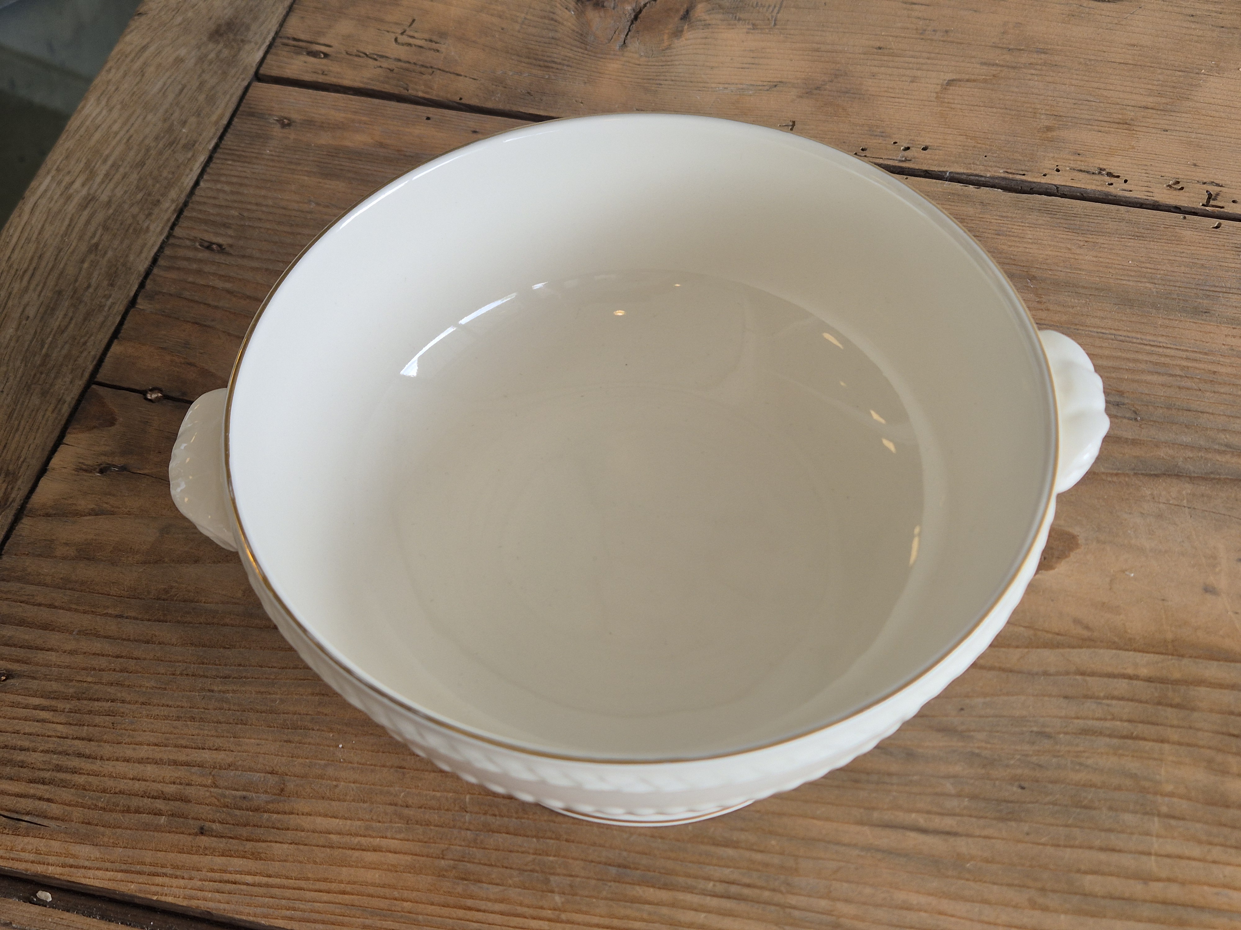 Wedgwood Edme Jubilee Goudrand hoge Schaal op voet
