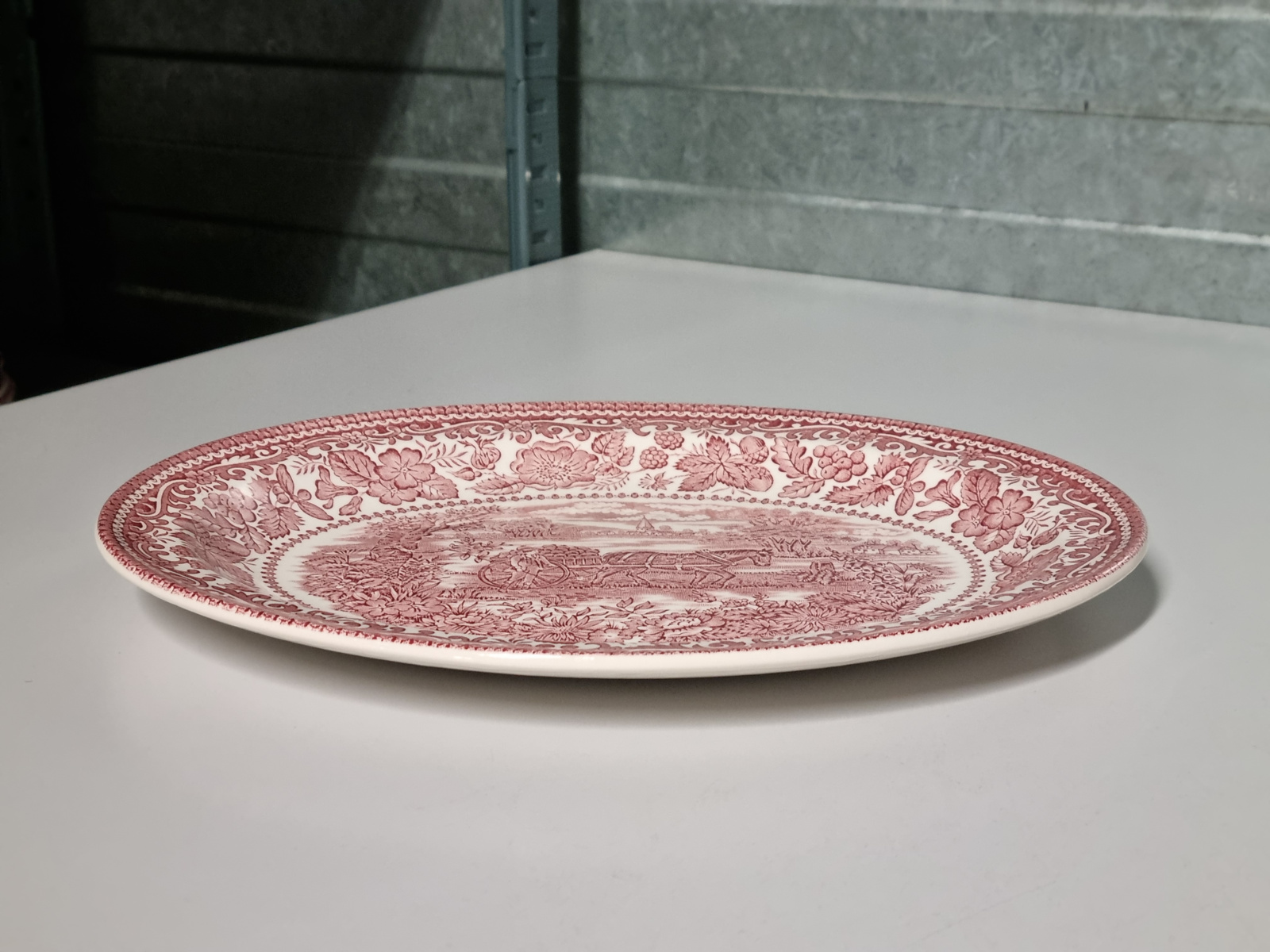 Engels rood EIT England ovale schaal 29,5 cm (paard en wagen)