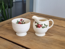 Wedgwood Moss Rose Roomkannetje met Suikerschaaltje (gewoon model)