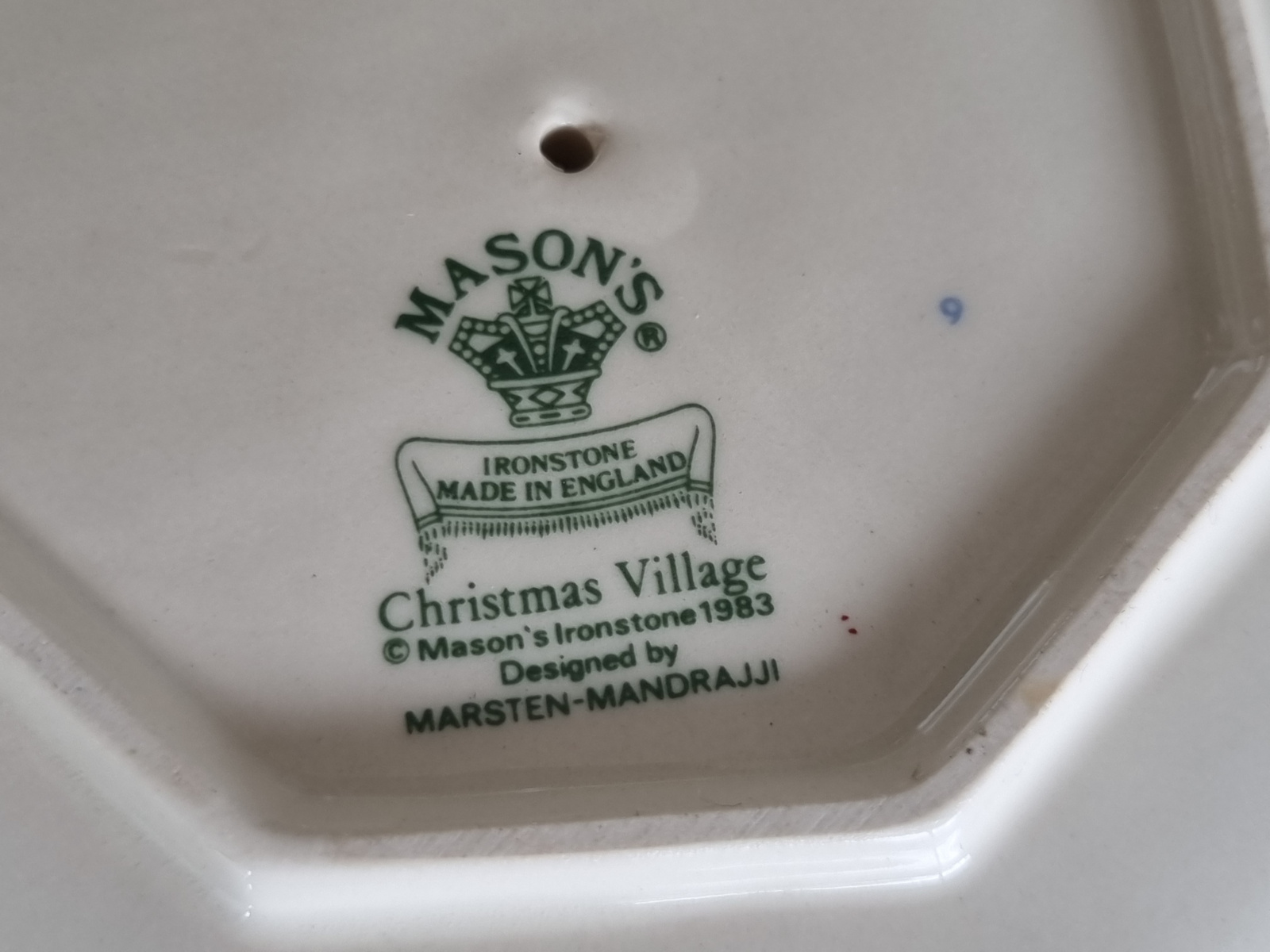 Engels Mason's Christmas Village 1983 Kerstservies Blaker 13,5 cm