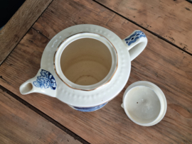 Boerenhoeve blauw Societe Ceramique met goudluster Koffiepot