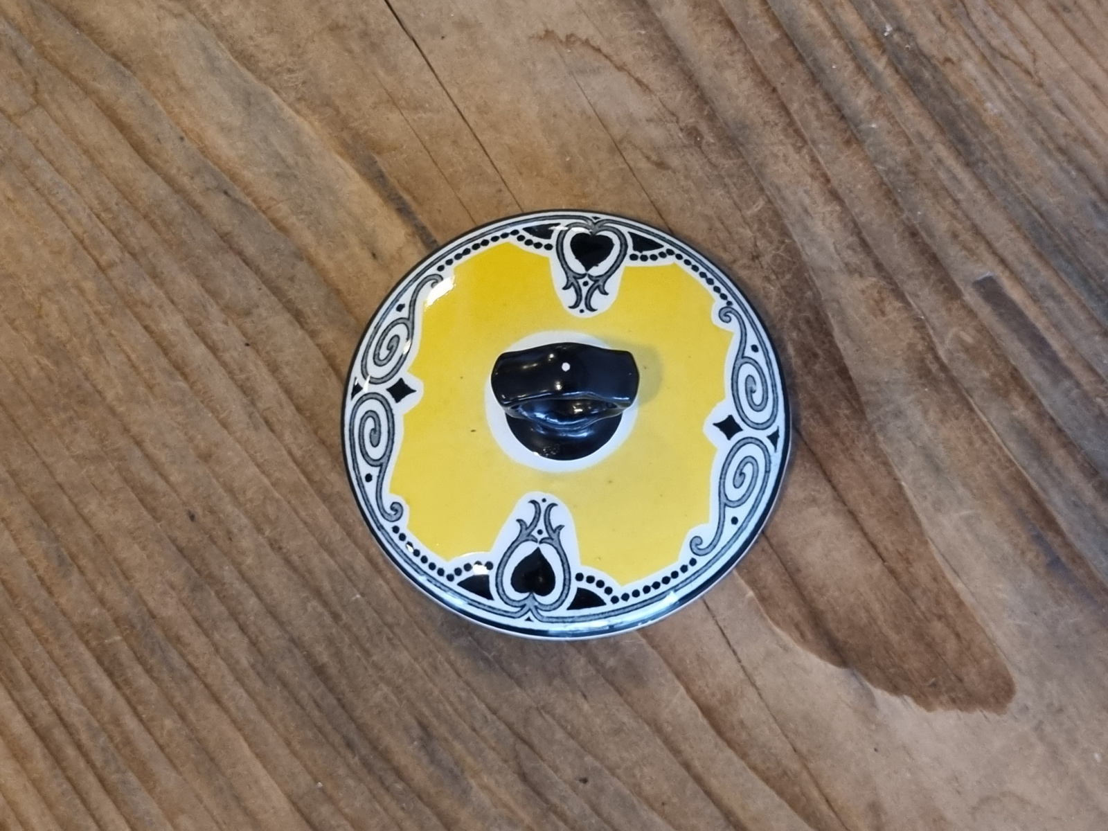 Societe Ceramique Tosca geel Dekseltje 7,5 cm