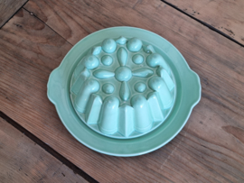Societe Ceramique Pastel groen Puddingvorm op onderbord
