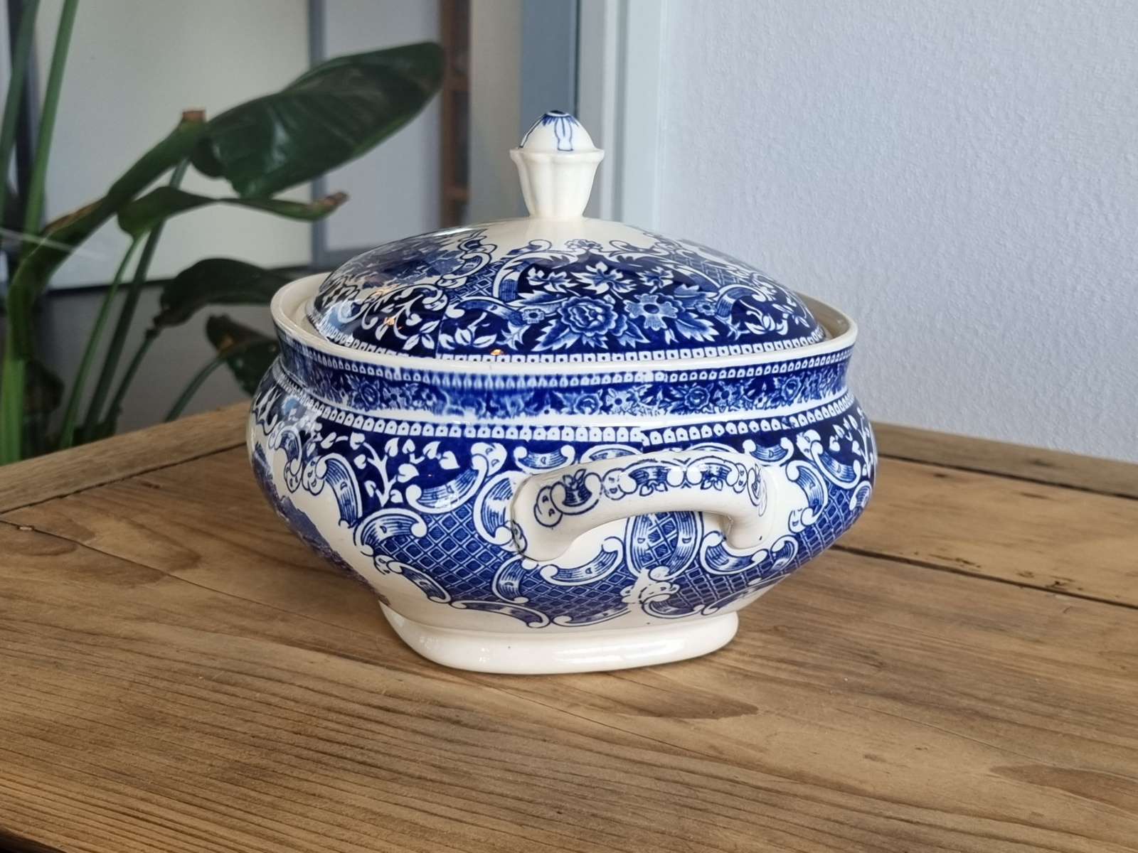 Regout Castillo Old England blauw Dekschaal (hoekig model)