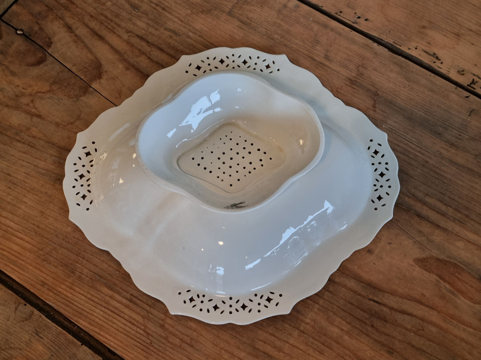 Authentic Leeds Pottery Tazza op lage voet (vierkant)