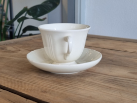 Verkocht = Wedgwood Queens Shape Kop en schotel 9,5 cm (zwart stempel)