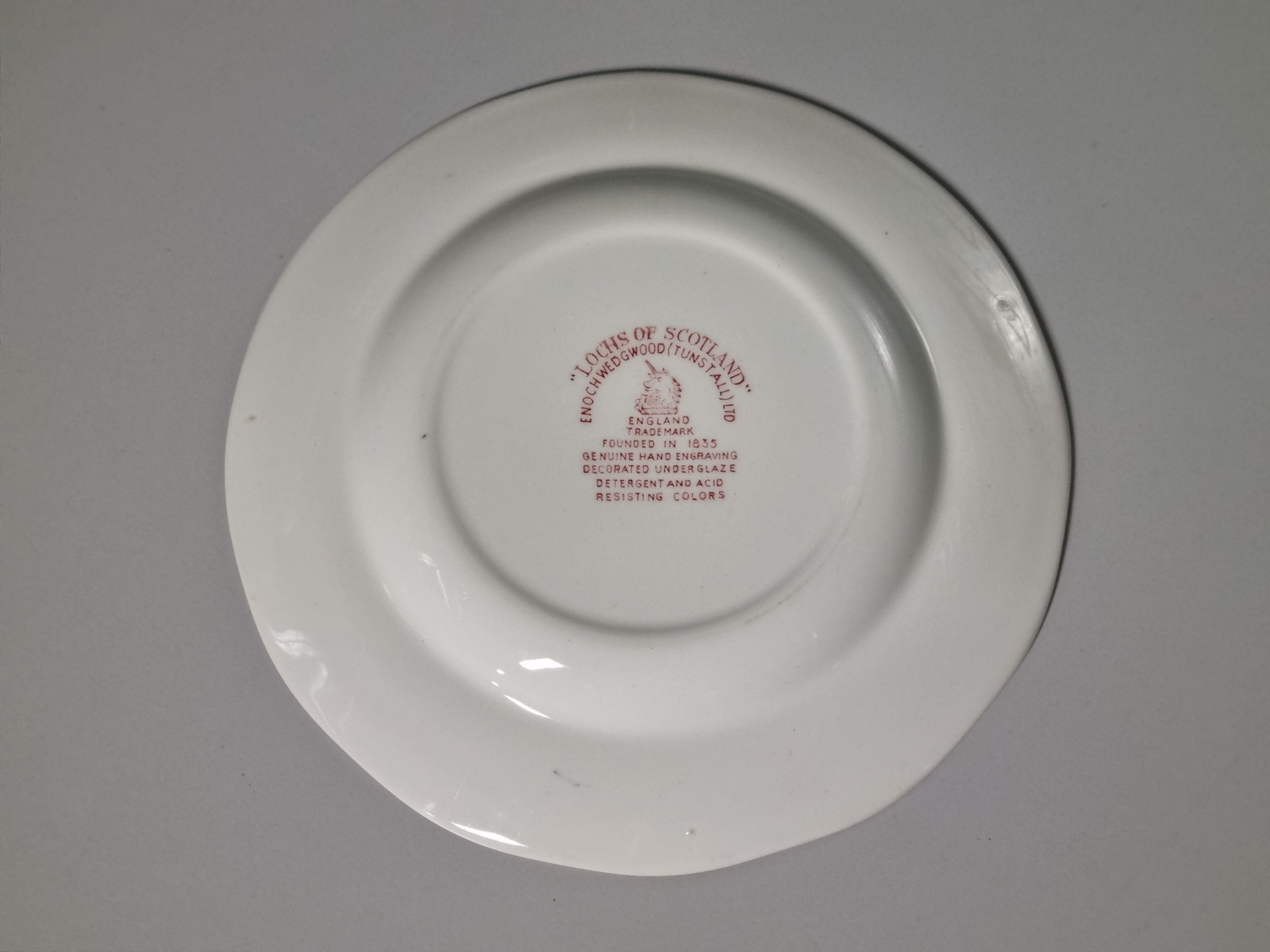 Engels rood Enoch Wedgwood Lochs of Scotland Ontbijtbordje 19,5 cm