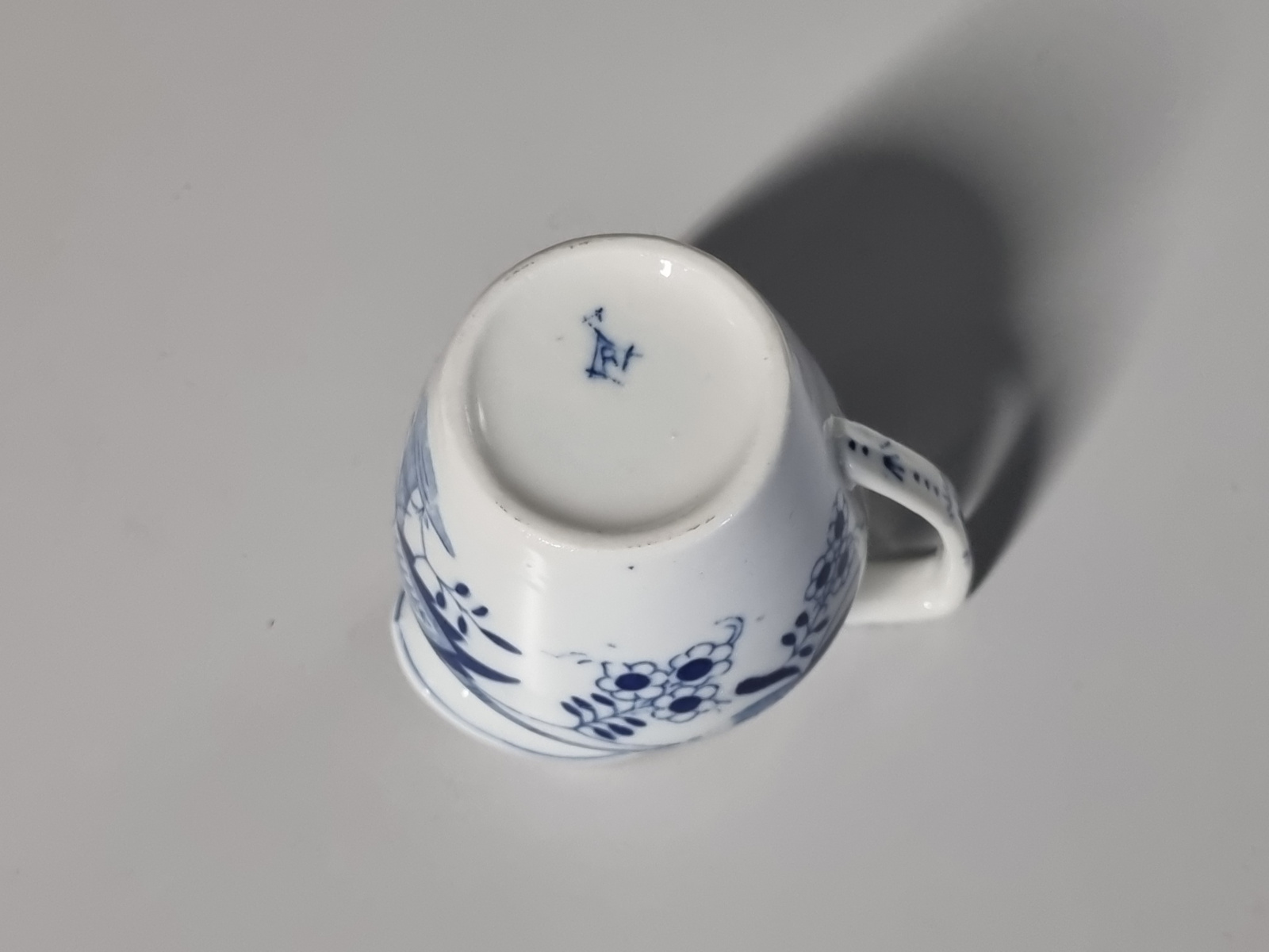 Zwiebelmuster Regout Schenkkannetje (haarlijntje)