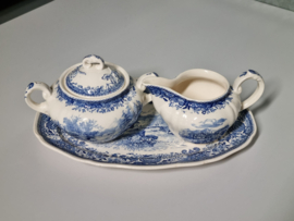 Villeroy en Boch Burgenland blauw Roomstelletje (gewone model) op plateau