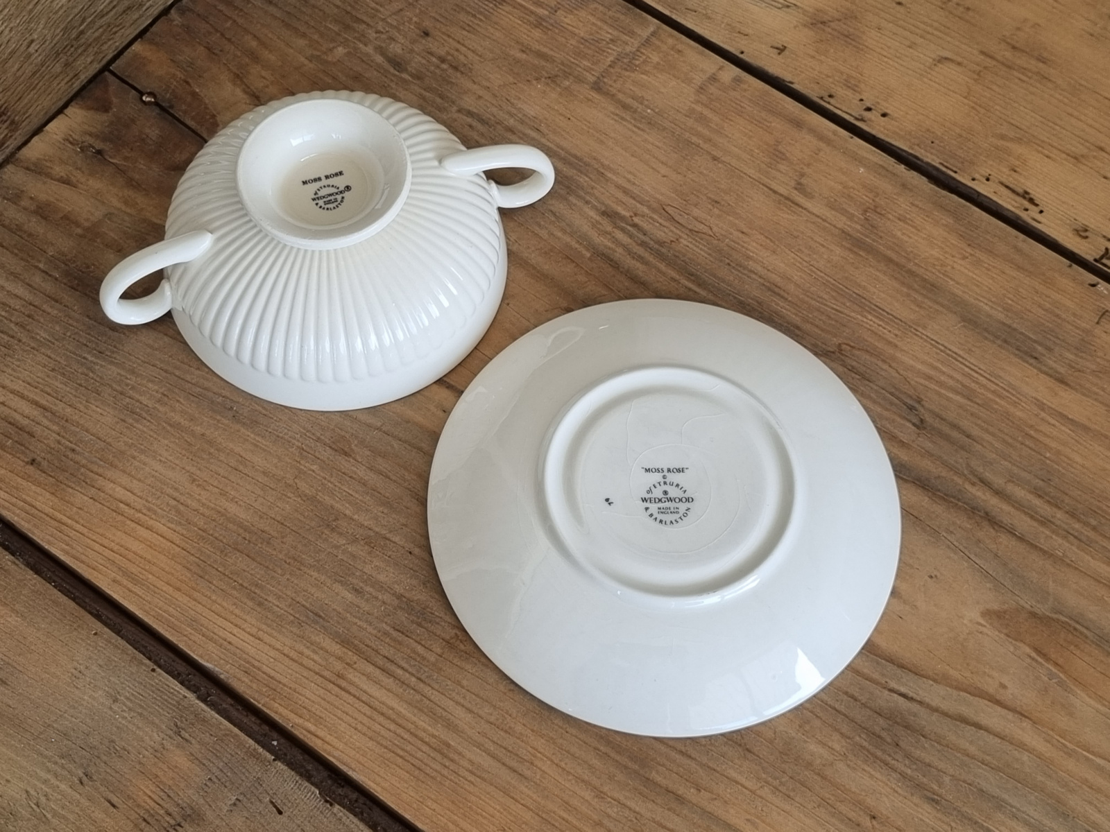 Wedgwood Moss Rose soepkom met schotel