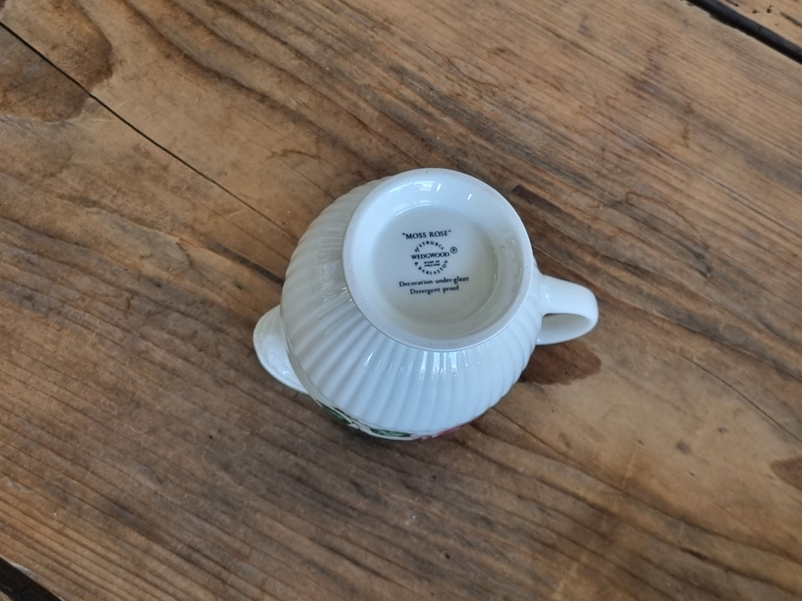 Wedgwood Moss Rose roomkannetje