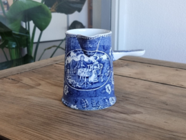 Verkocht = Societe Ceramique Tea Drinker blauw Stroopkannetje 2-rings