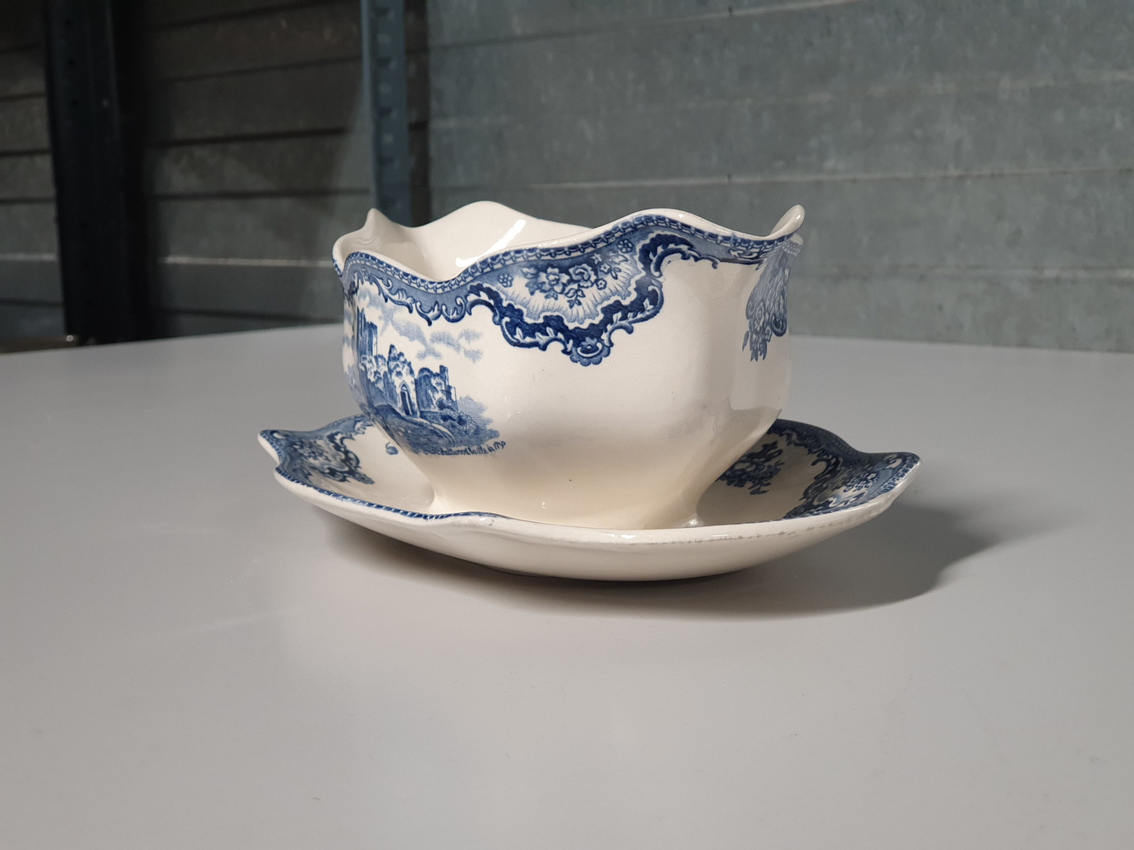 Engels blauw Johnson Bros Old Britain Castles Sauskom op vaste onderschotel