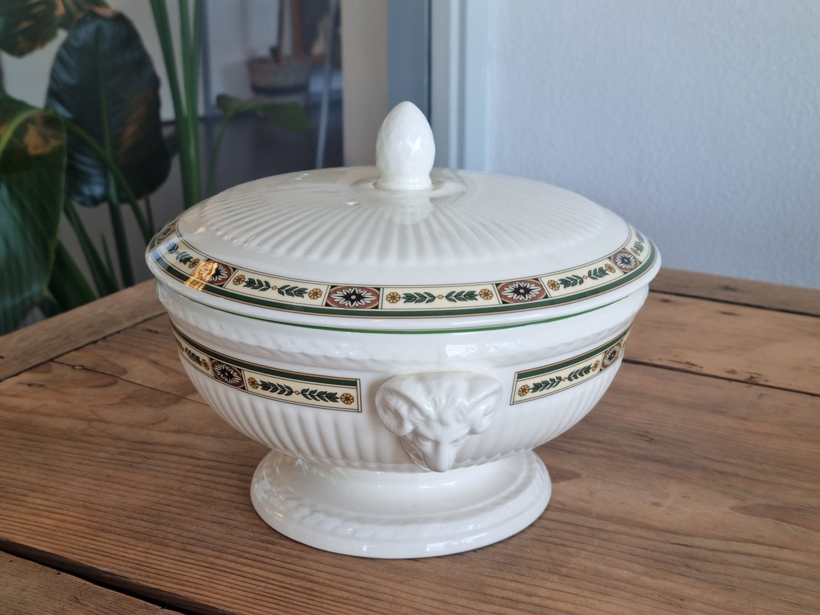 Wedgwood Carlton Dekschaal Terrine 20 cm