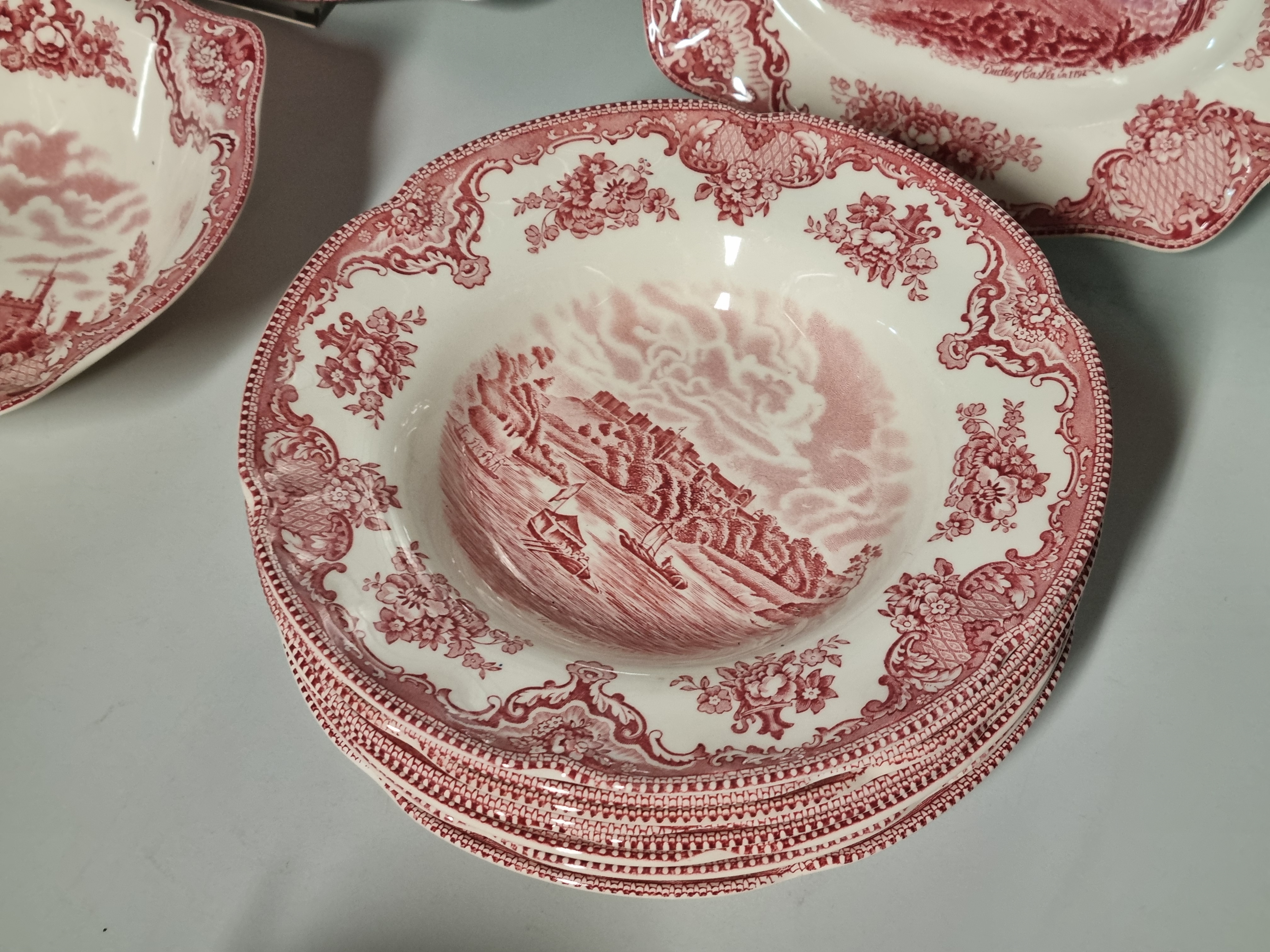 Engels rood Johnson Bros Old Britain Castles serviesset 8 personen