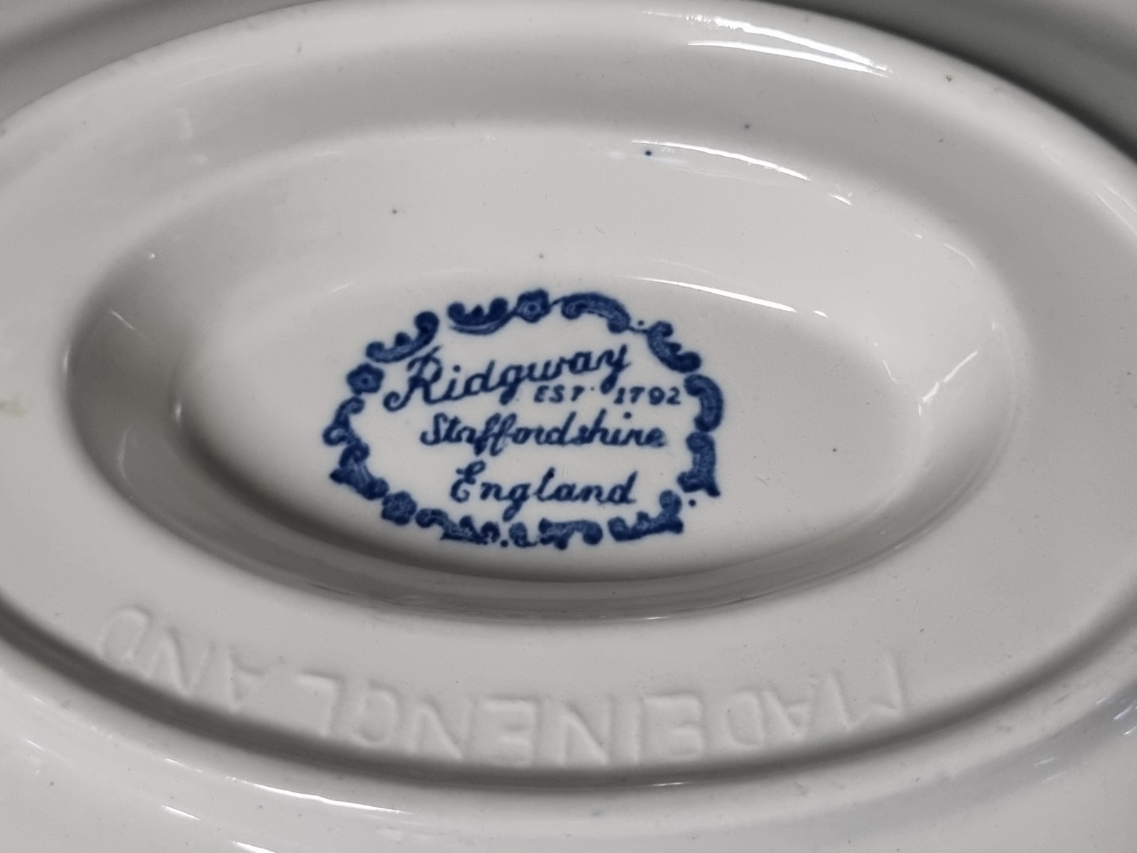 Engels Ridgway Windsor blauw Sauskom met oor op vaste onderschotel