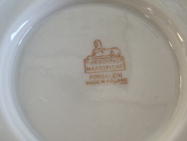 Petrus Regout creme hotelporselein hoge dekschaal terrine | soepterrine(bruin Regout stempel)