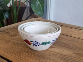 Verkocht = Boch Boerenbont Set Nest Schalen V4, V3, en V2