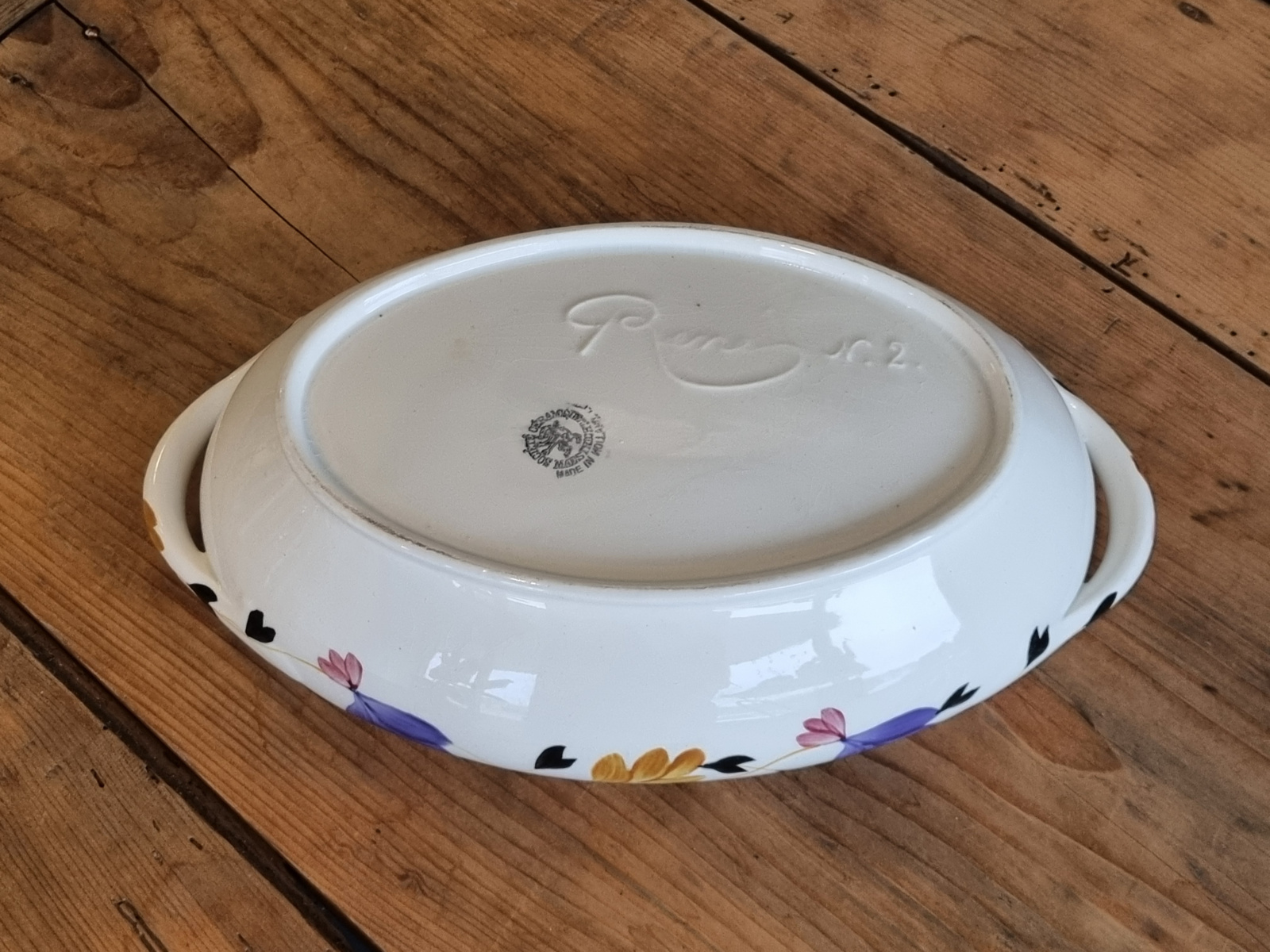 Boerenbont 255b Societe Ceramique ovale schaal met greepjes model René nr. 2