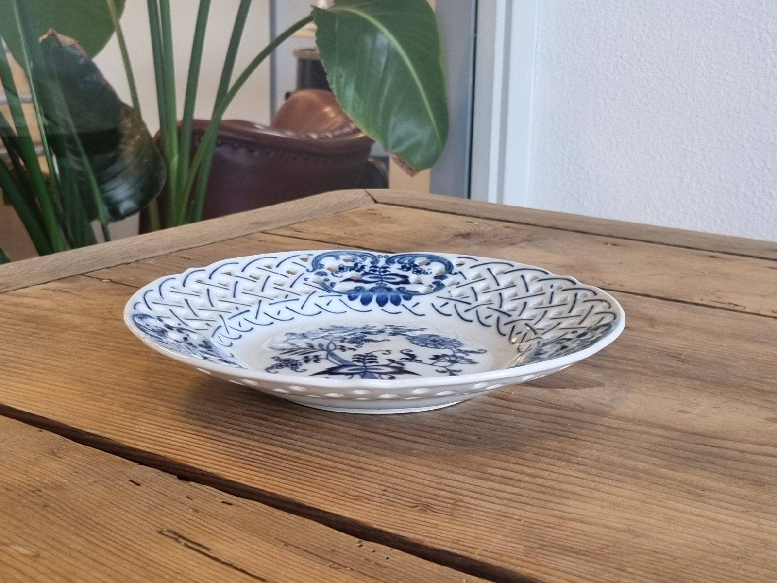 Blue Danube Bord met ajour rand 20 cm