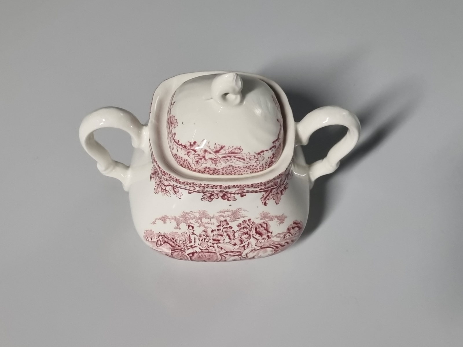 Engels rood Jachtservies Myott's Country Life Suikerpot