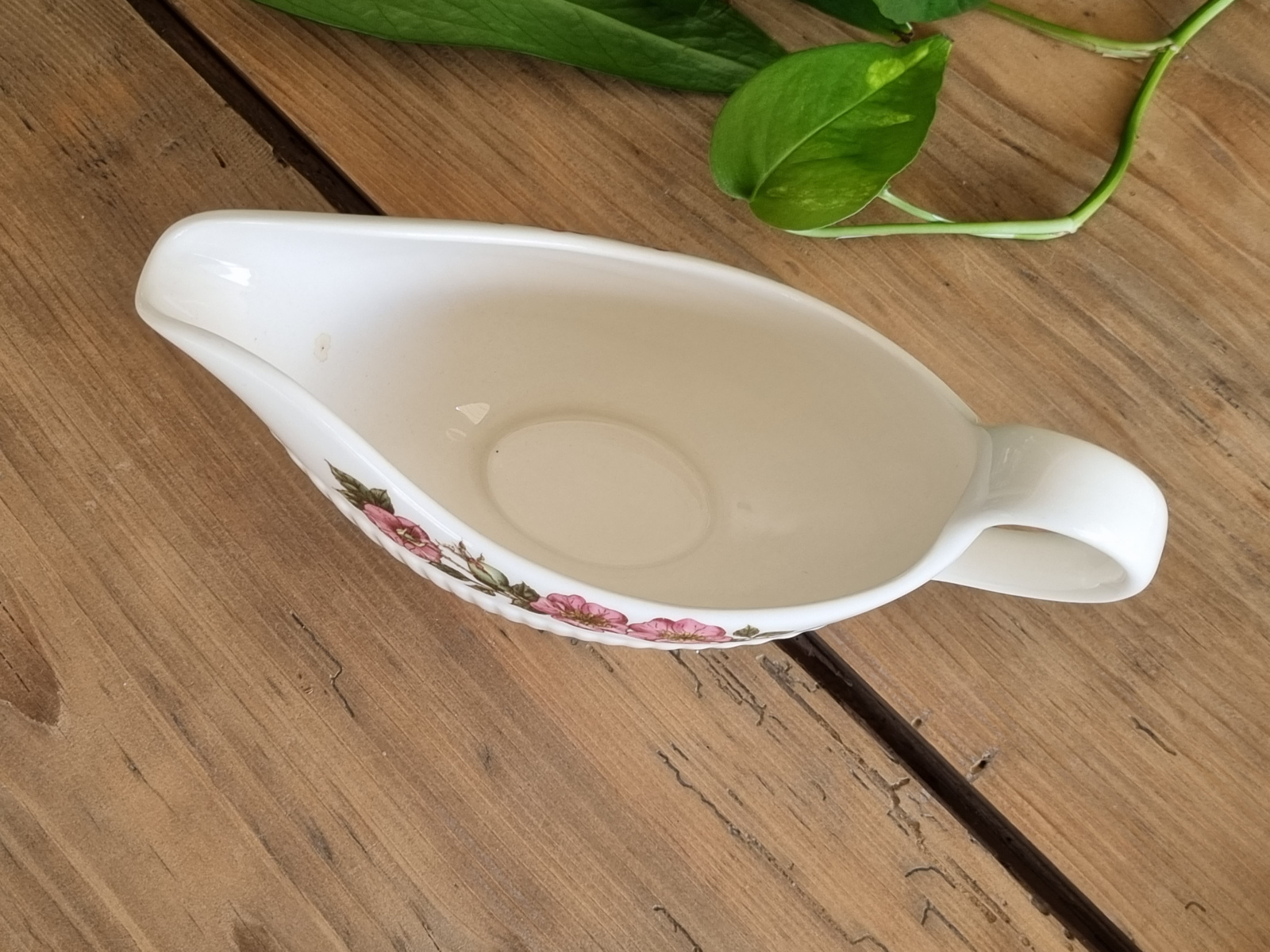 Wedgwood Briar Rose Sauskom met oor