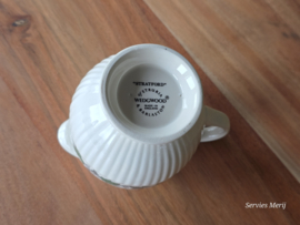 Wedgwood Stratford schenkkannetje roomkannetje