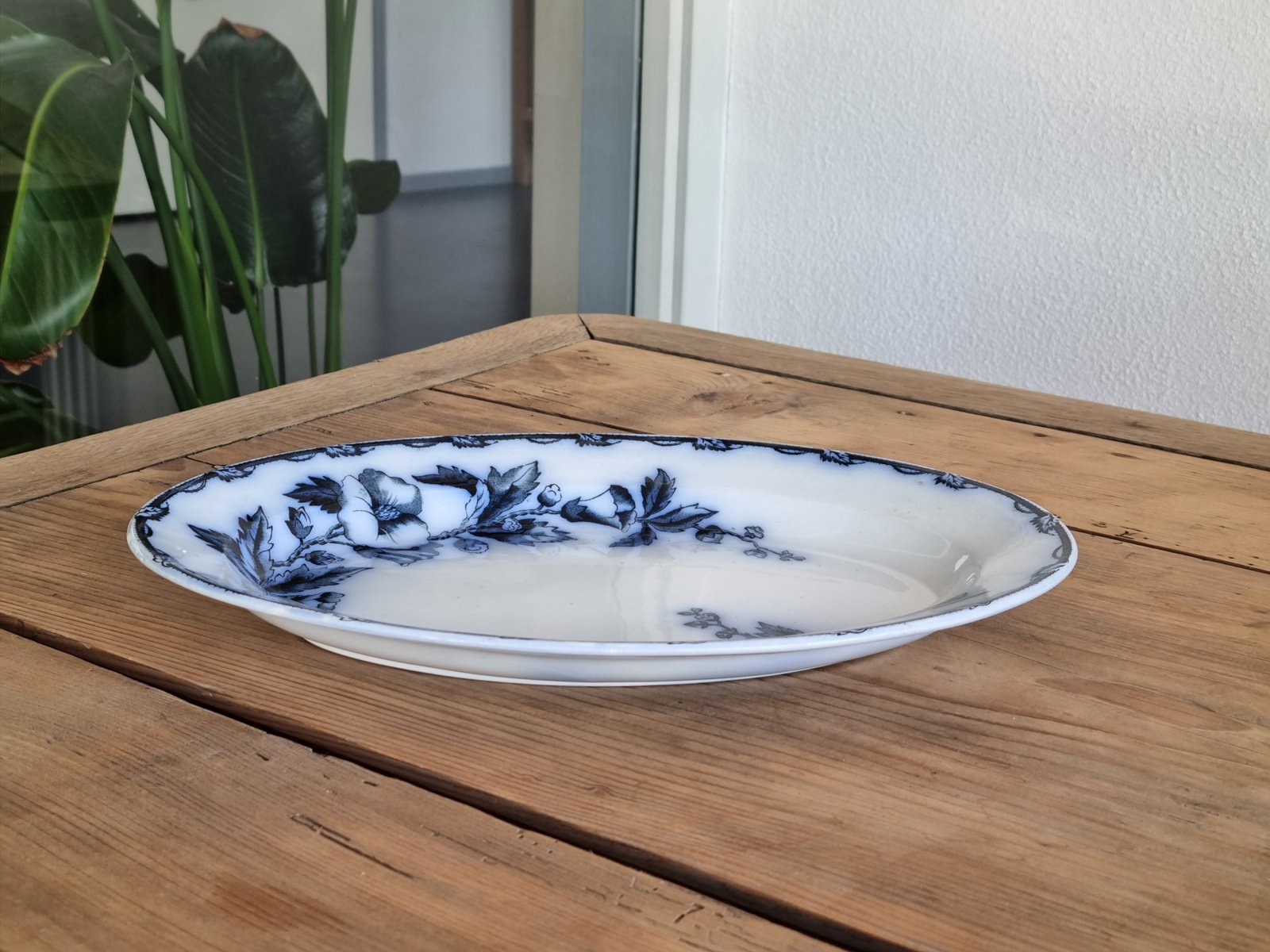 Societe Ceramique Etruria vloeiblauw ovale schaal 31,5 cm