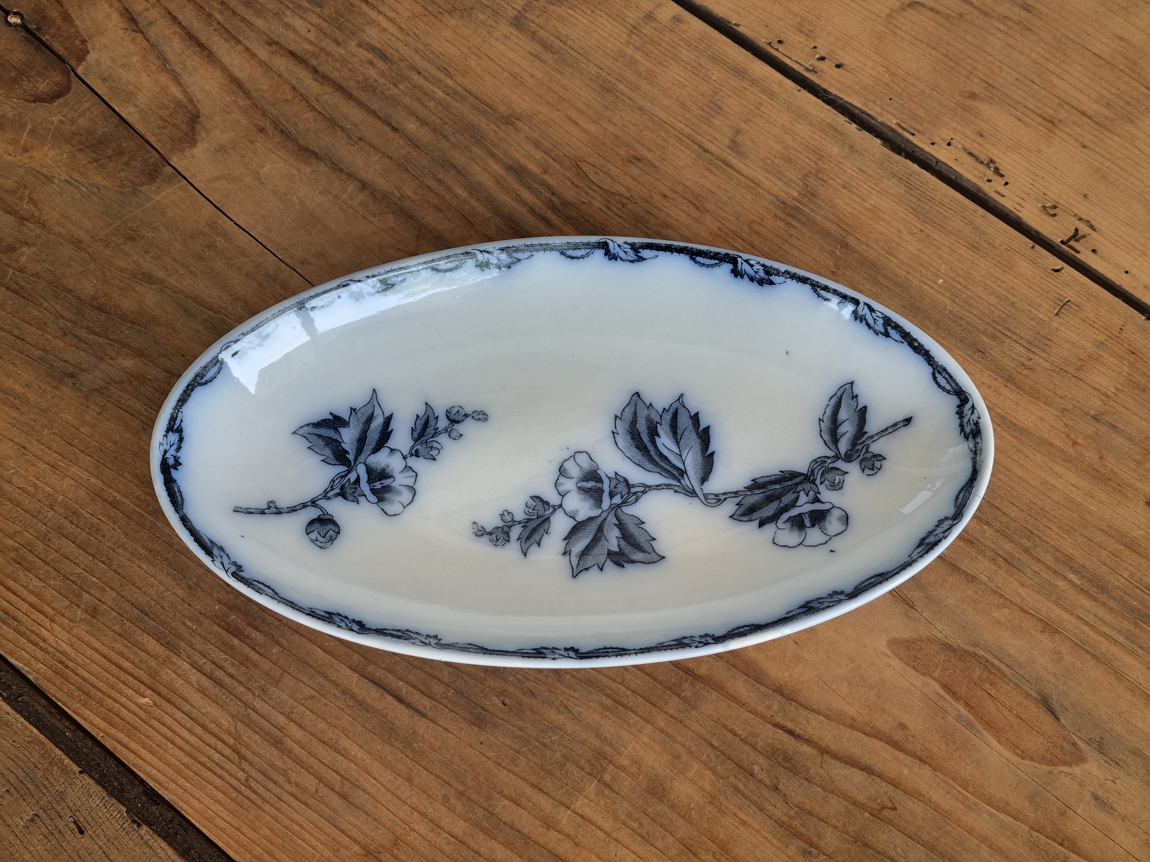Societe Ceramique Etruria vloeiblauw ovaal schaaltje 25 cm
