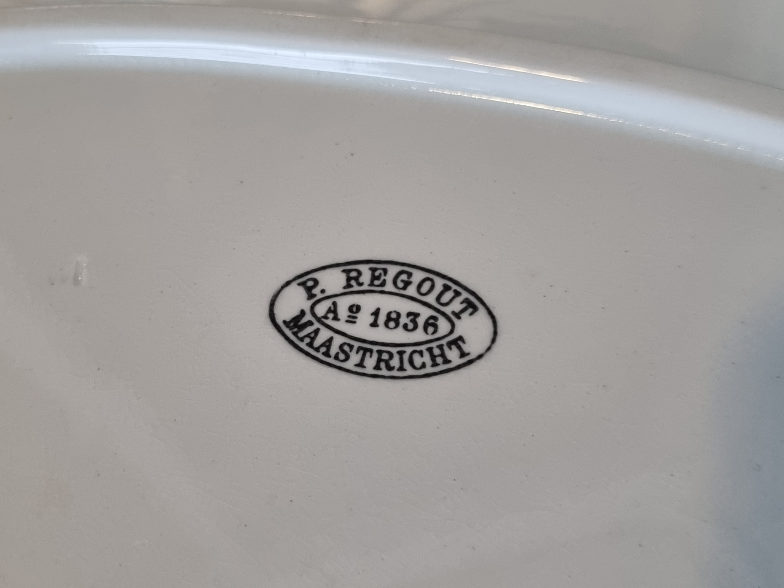 Petrus Regout rechthoekige schaal 32 cm (wit)