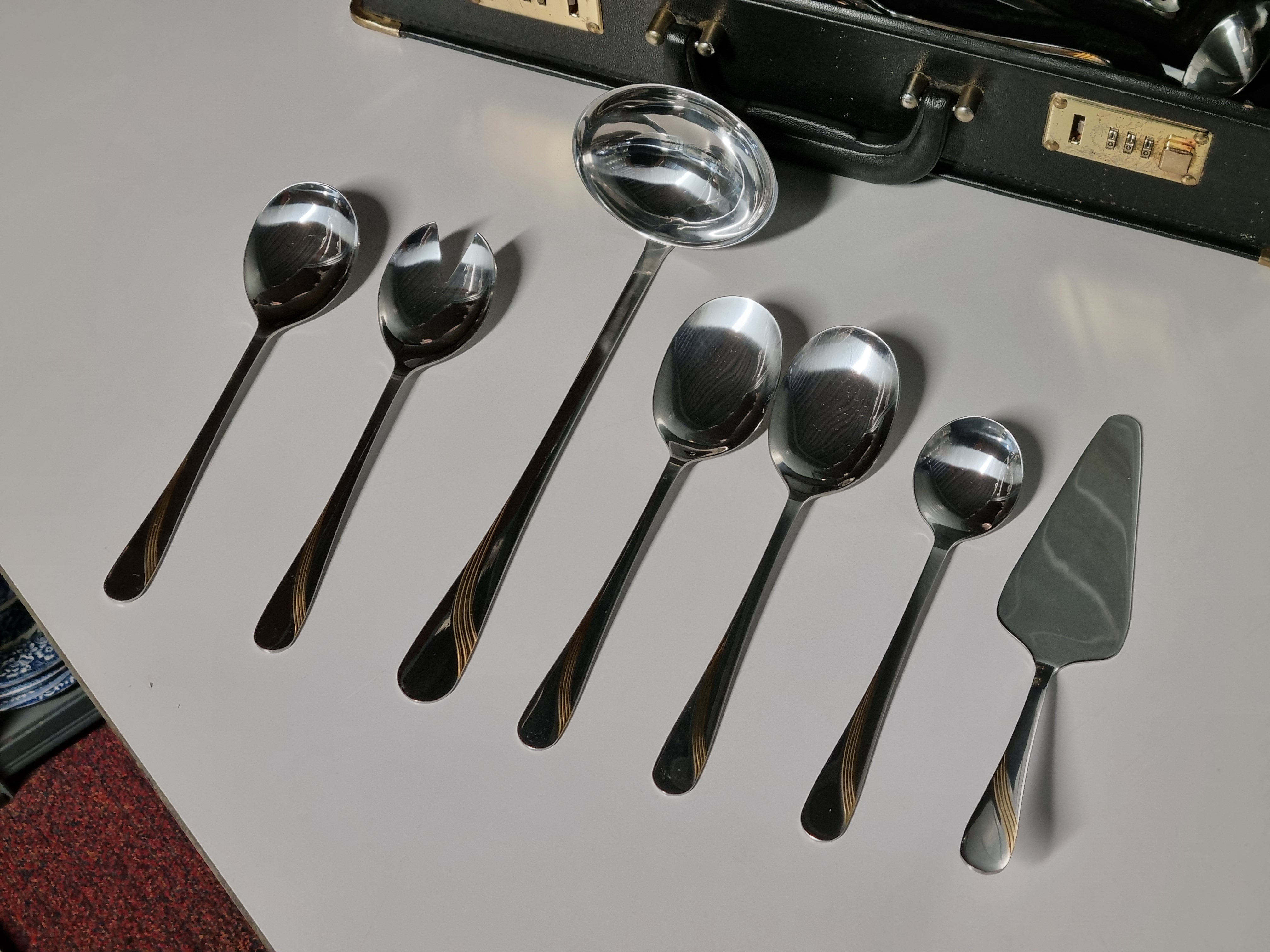 Bestekkoffer 18/10 Inox Edelstahl Rostfrei 12 persoons 72 delen