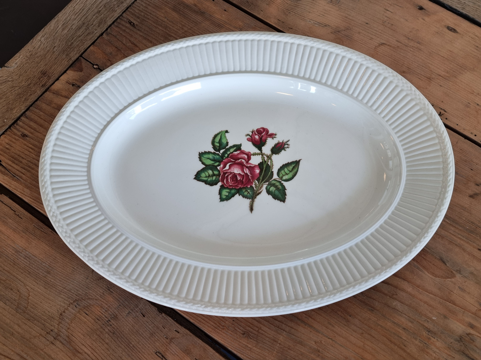 Wedgwood Moss Rose grote ovale schaal 40 cm