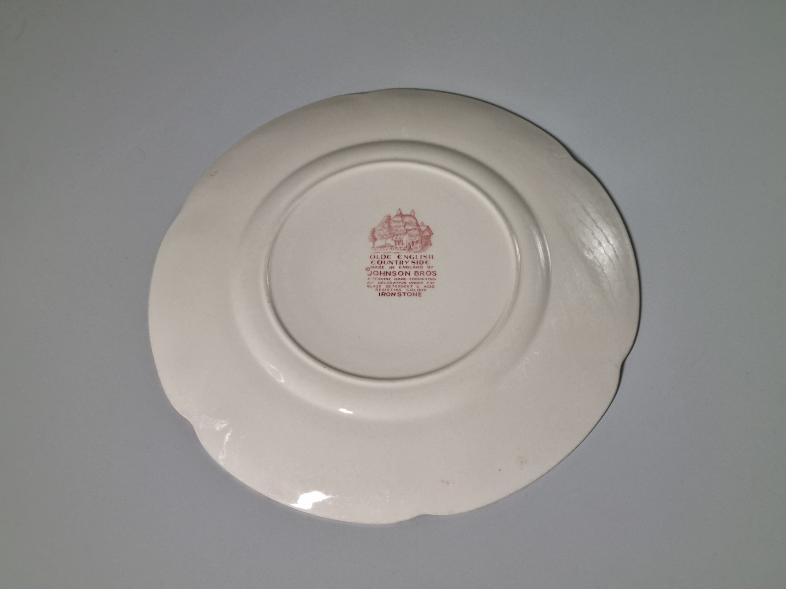 Engels rood Johnson Bros Olde English Countryside plat dinerbord 25 cm