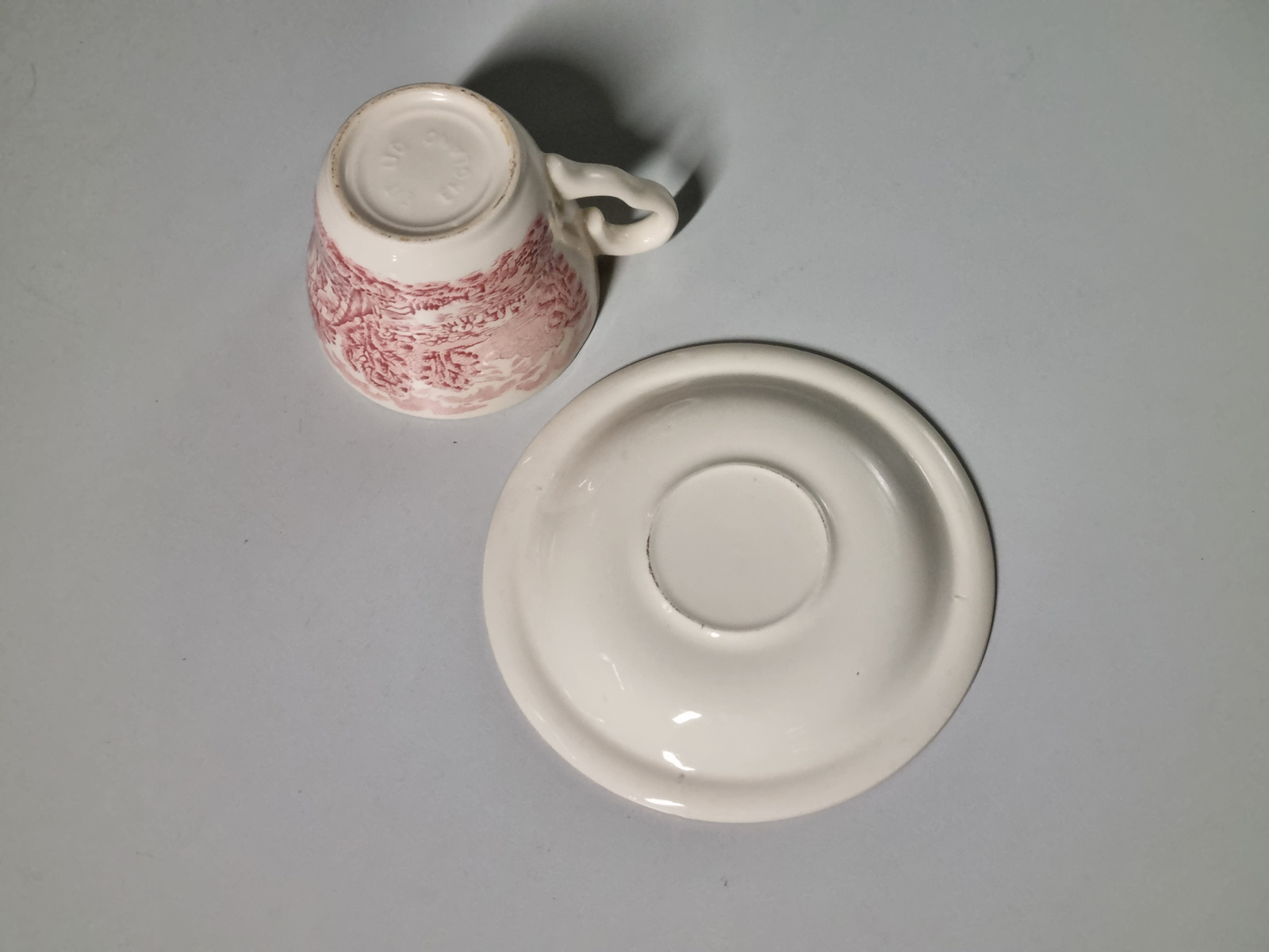 Engels rood EIT Ironstone Kop en schotel (kasteel)