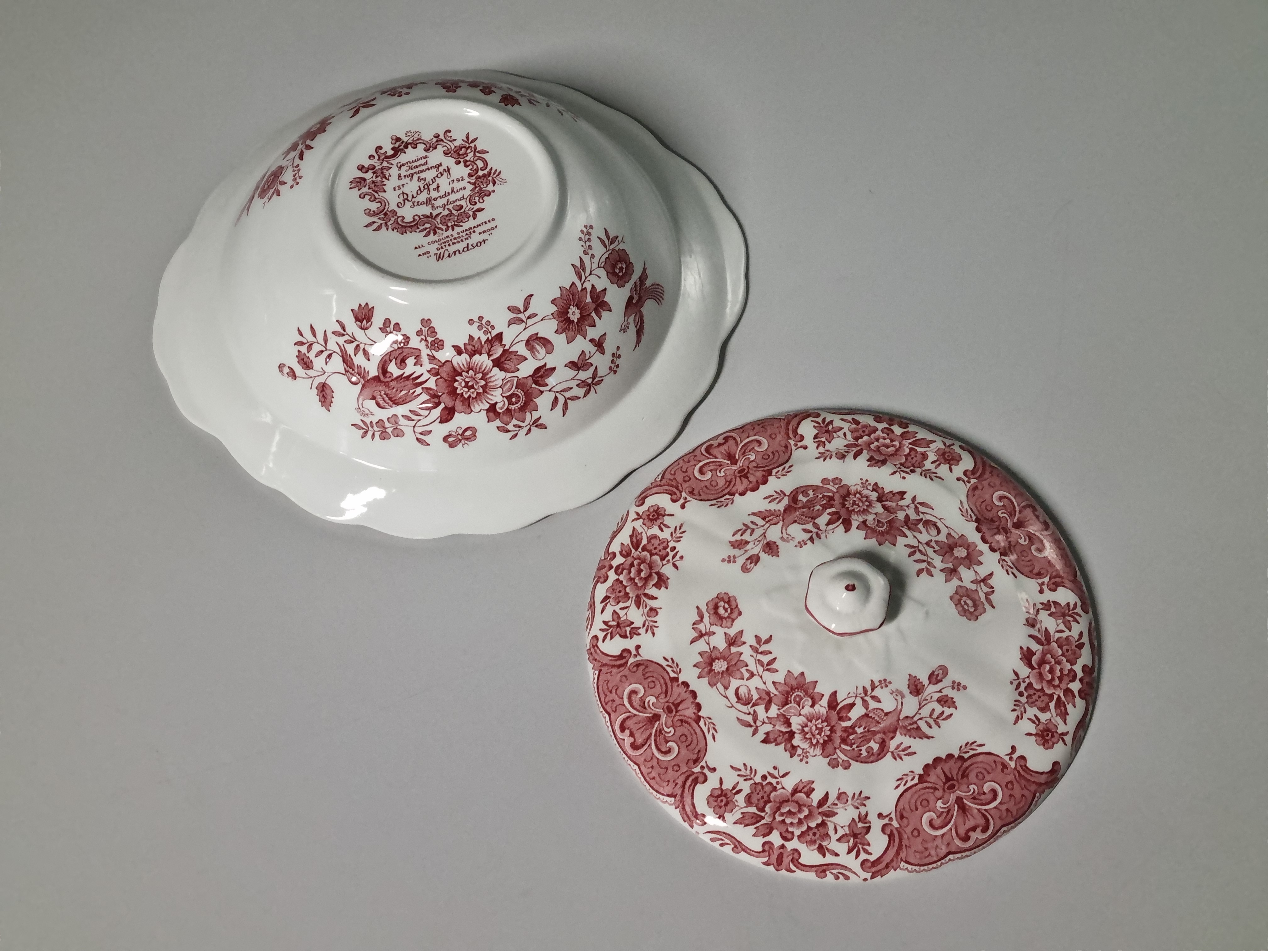 Engels rood Ridgway Windsor dekschaal terrine