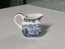 Engels blauw Enoch Wedgwood Lochs of Scotland mini Roomkannetje